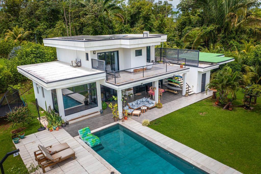 Casa Blanca, Stunning House Located in Ojochal