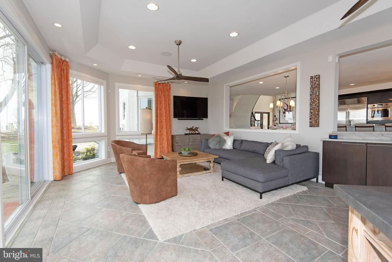 1502 Columbia Cove Ct