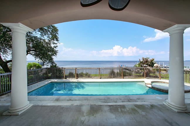 998 Emerald Bay Dr