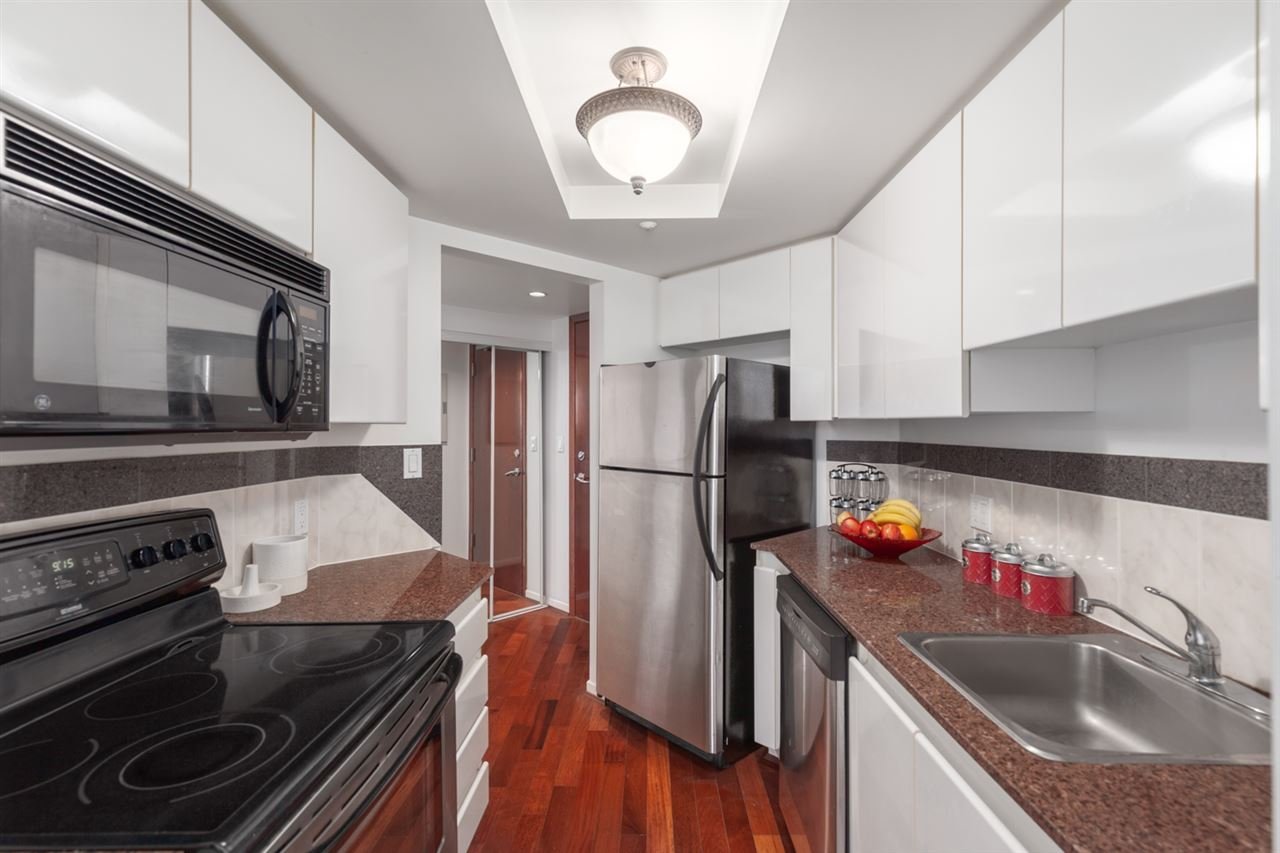 1102-1050 Burrard St