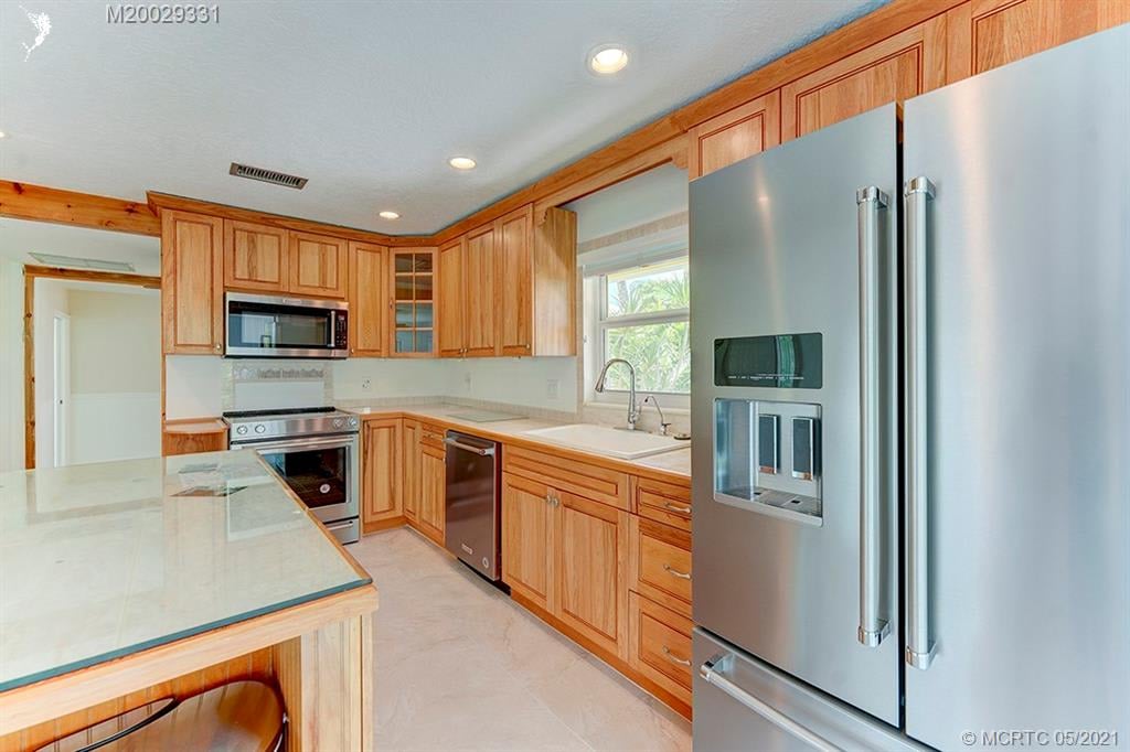 799 SW Tanglewood Trl