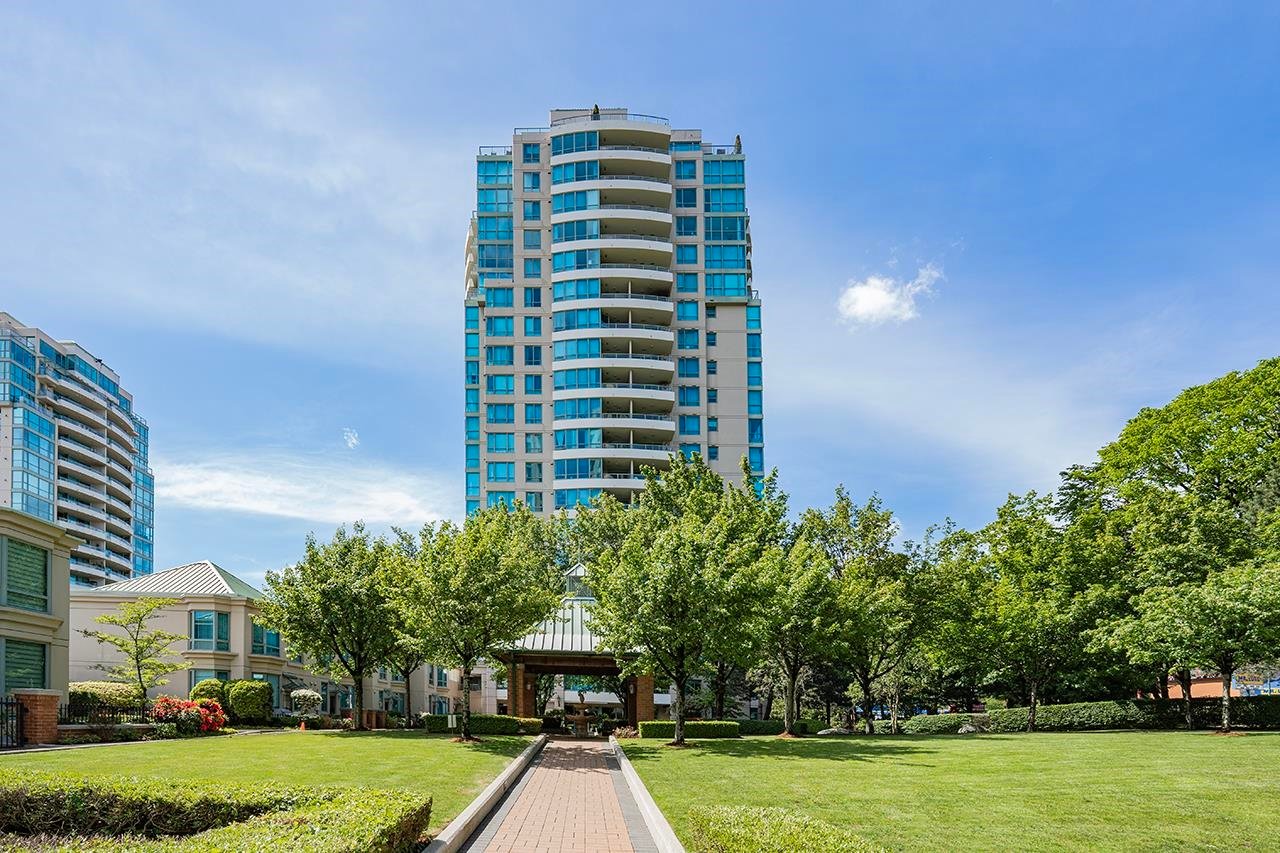 907-6611 Southoaks Cres