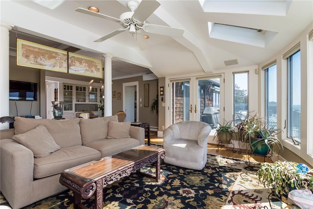 7 Beavertail Rd