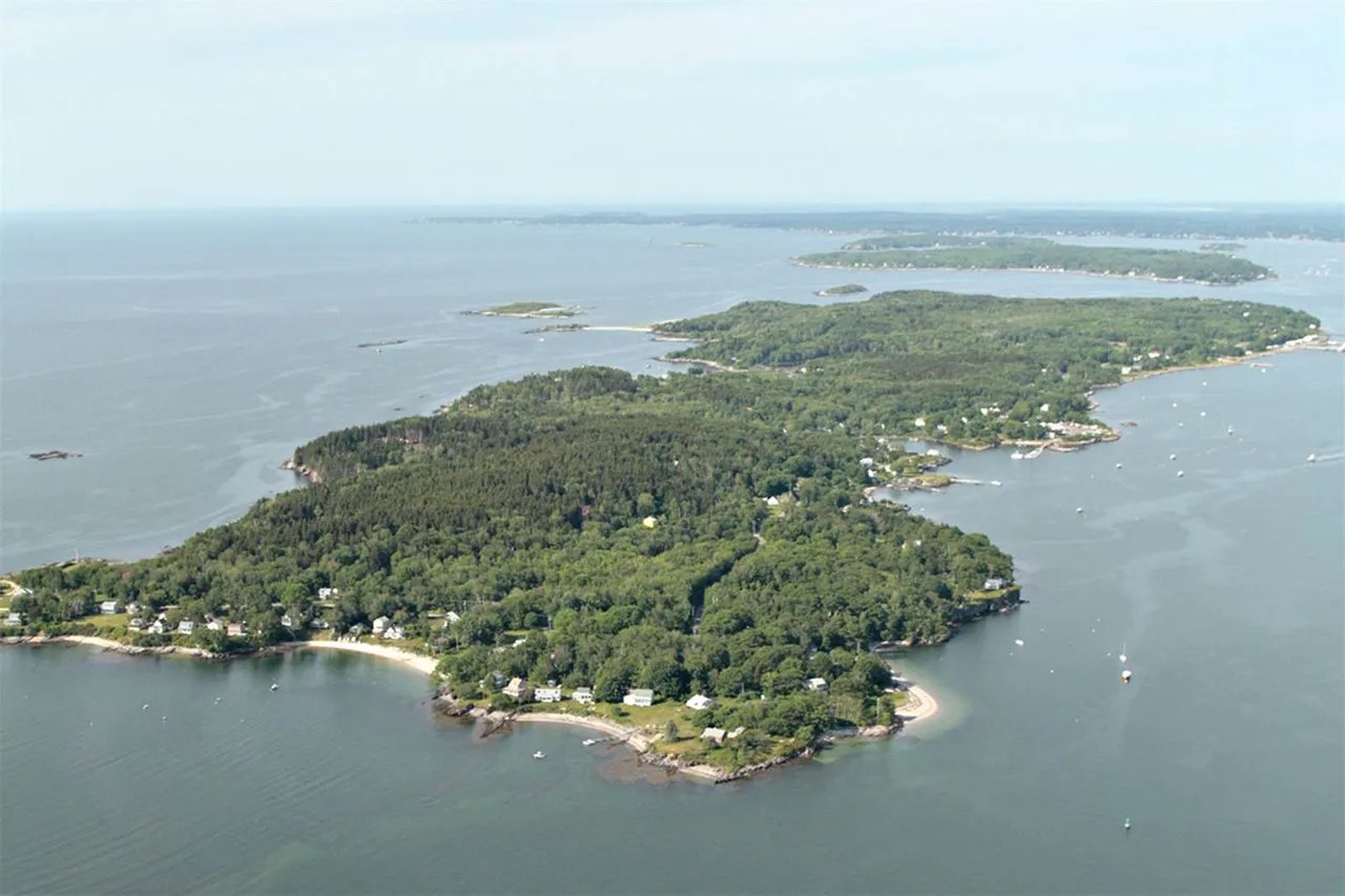 Home For Sale – 738 Island Avenue, Long Island, Maine 04050