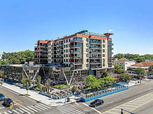 1809 Emmons Ave Unit: 3E