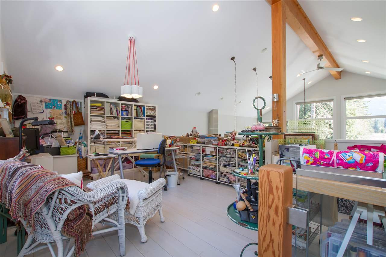 8346 Rainbow Dr