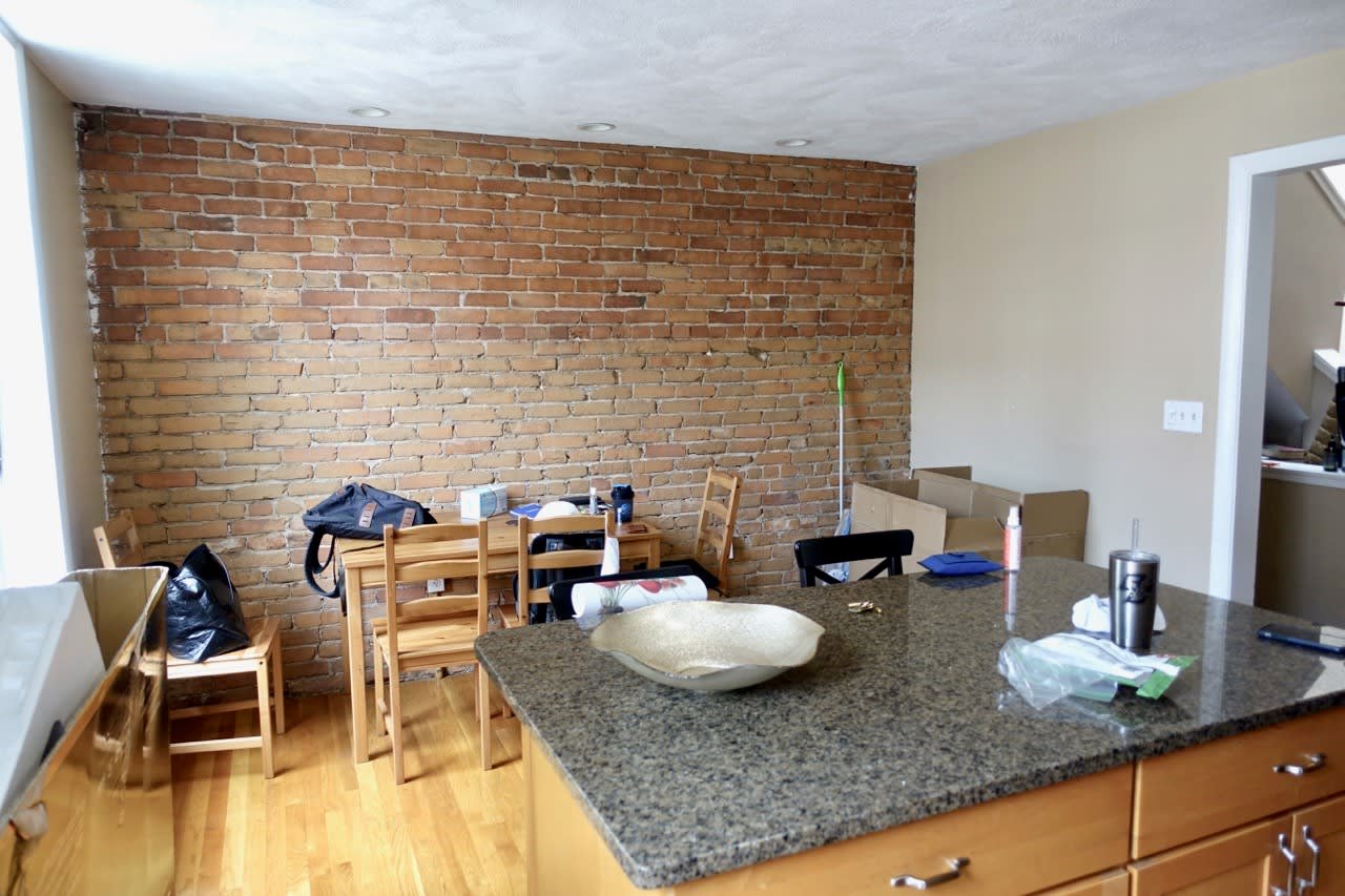 Warren Avenue @ Clarendon 2 bedroom - Heat and Hot Water Included! Laundry in unit! 