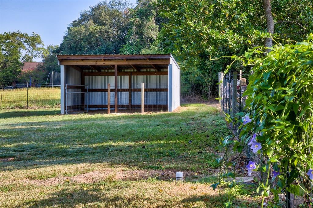 210 W Chatham St Bellville, Tx 77418