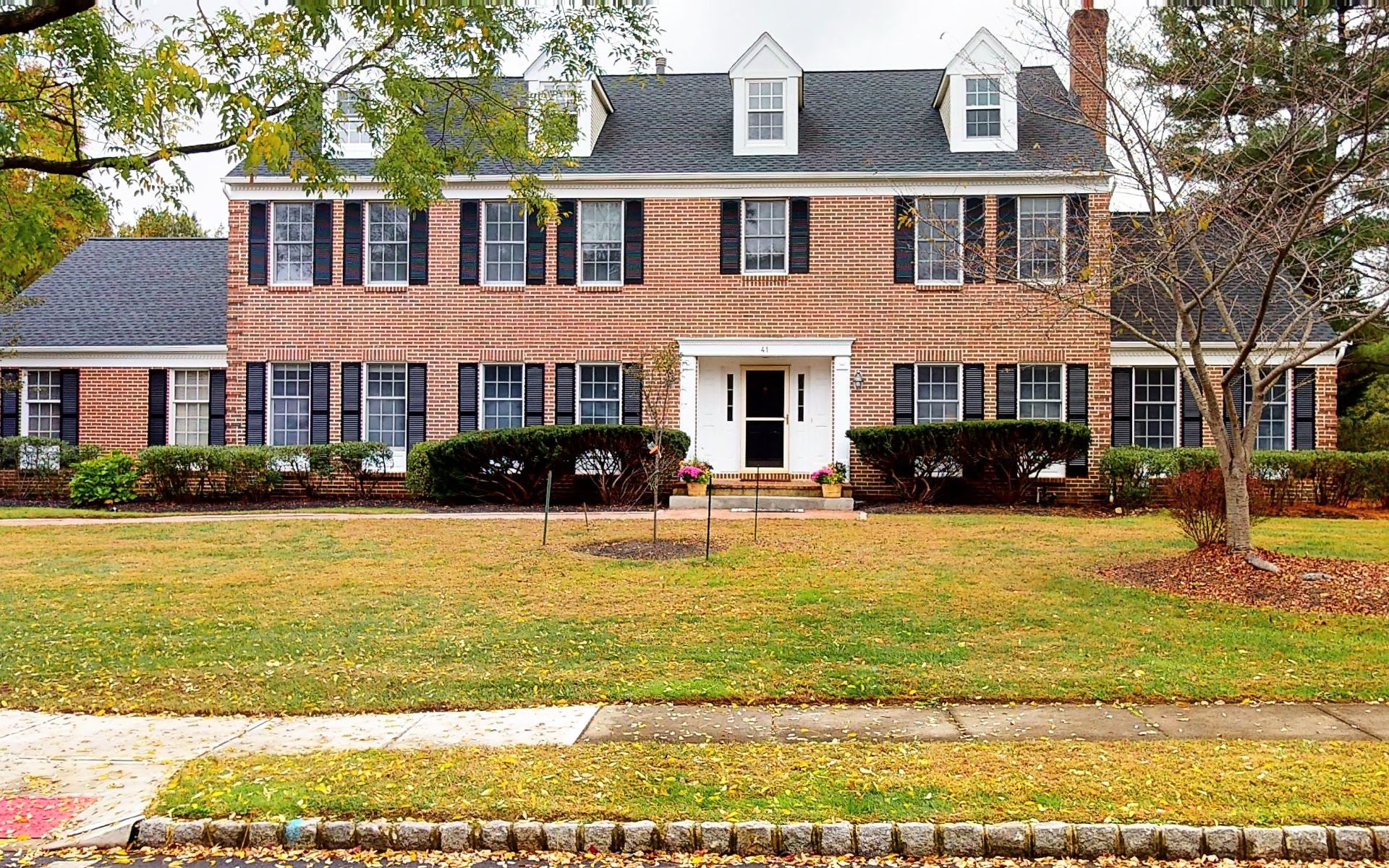 41 MILLBROOK DR