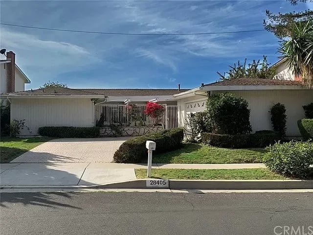 28405 Trailriders Dr