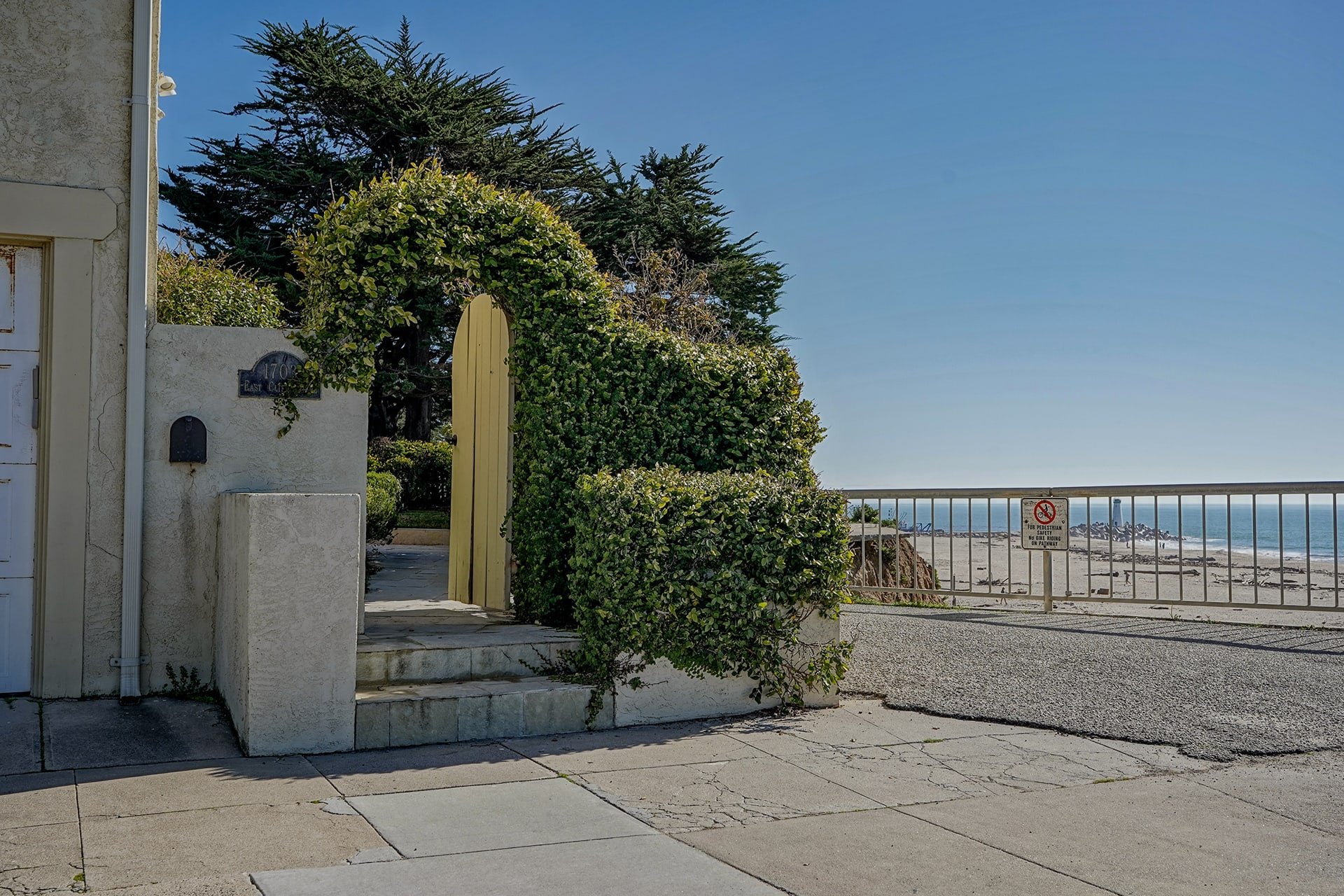 Santa Cruz Beach Living - 1703 E Cliff Dr