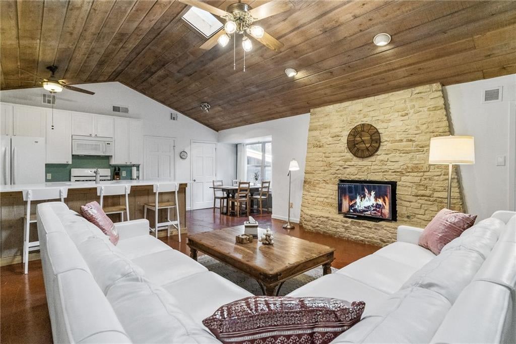 2000 Breeze Hollow