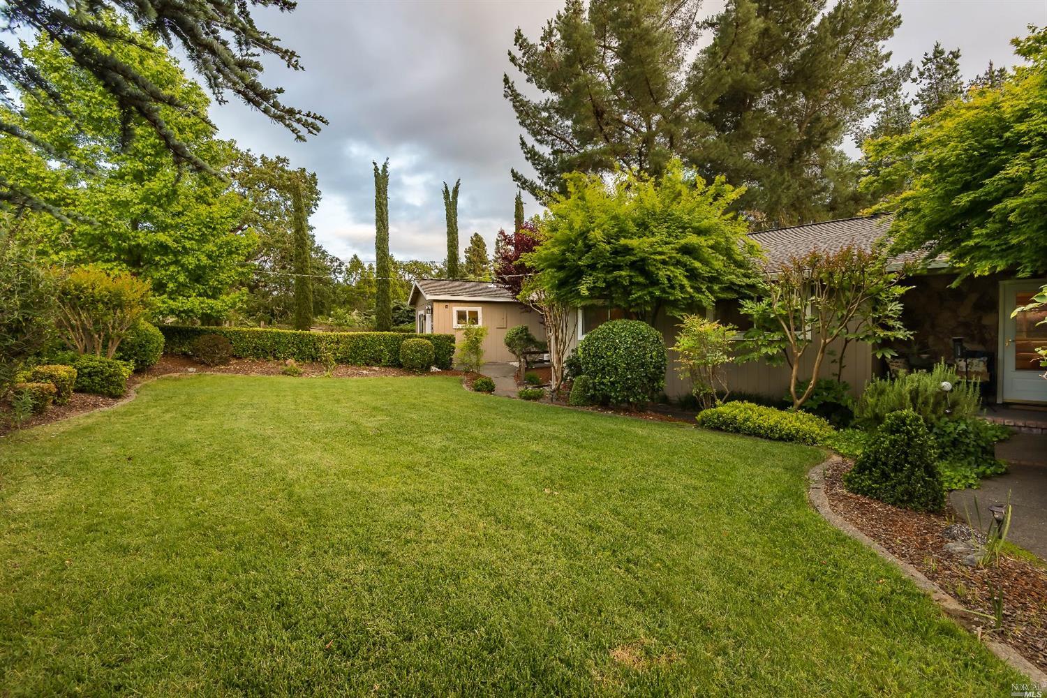 981 Riverside Dr