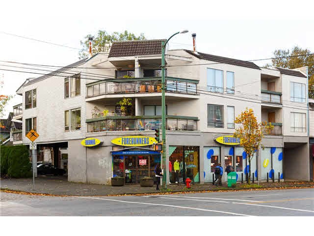 206-3506 W 4th Ave