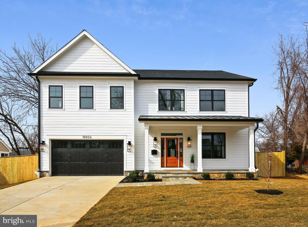 10024 Sinnott Dr