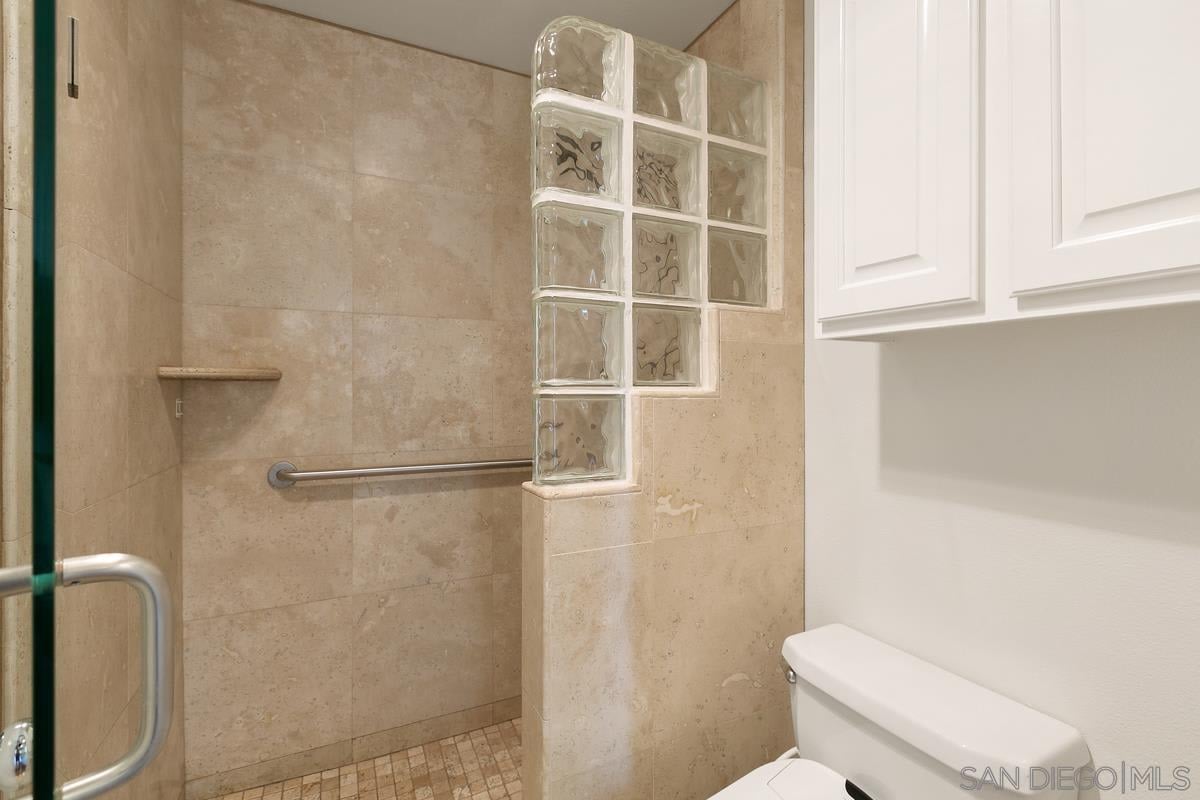 5726 La Jolla Blvd #206