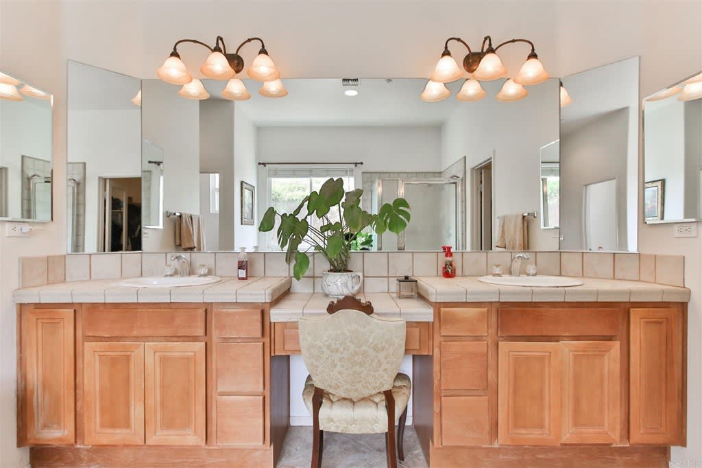 415 Peutz Valley Rd