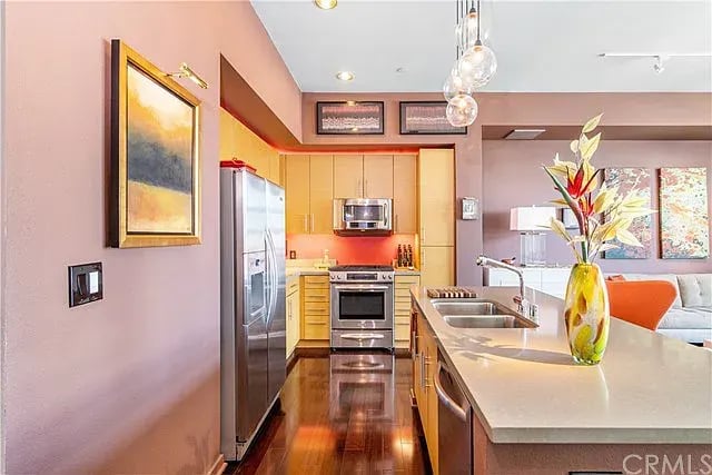 133 The Promenade N Unit 431