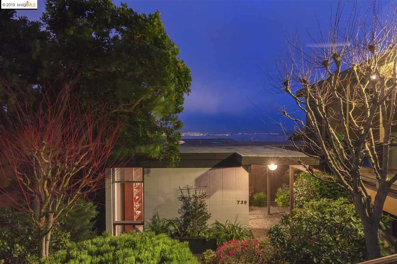 739 Bay Tree Ln