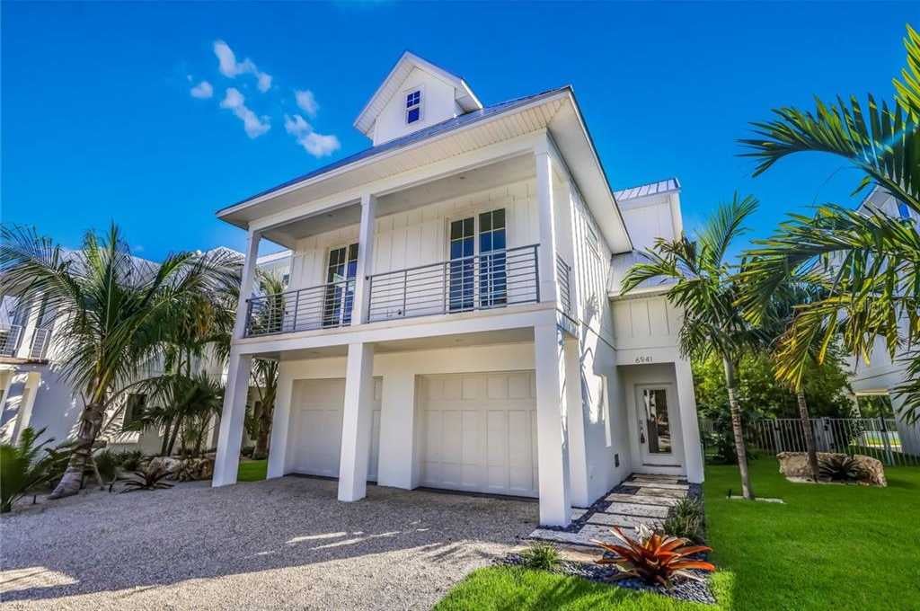 6957 LONGBOAT DRIVE S