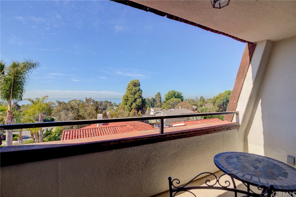 2357 Palos Verdes Drive W Unit: 7