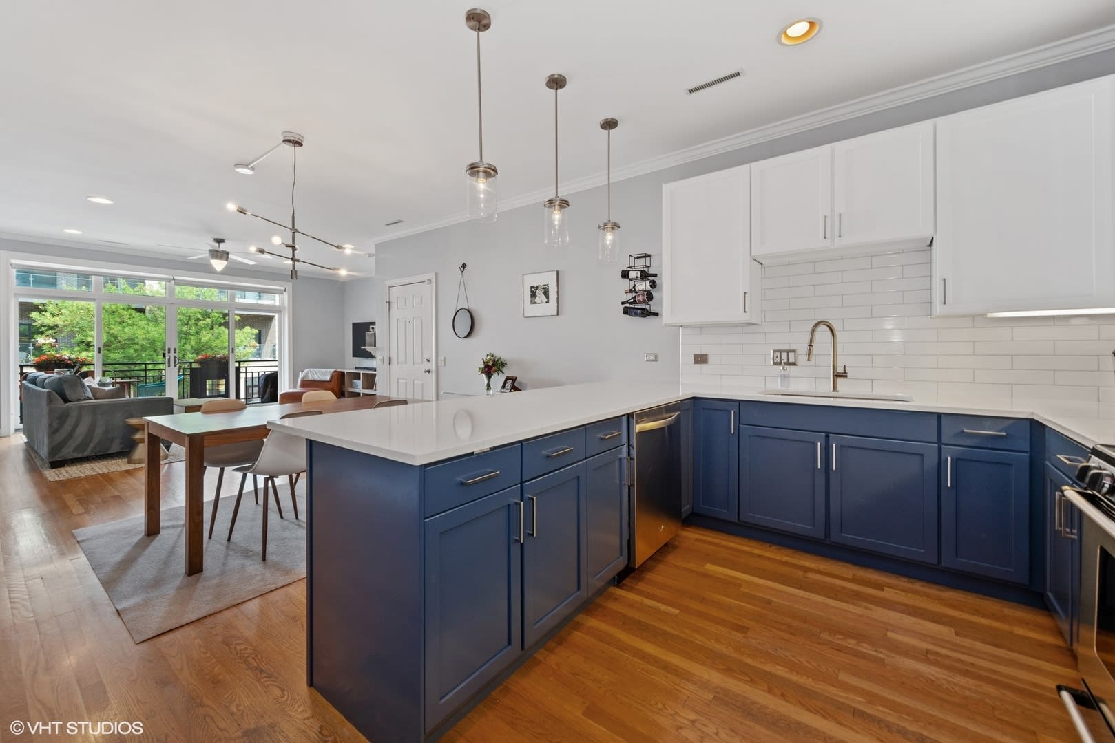 2107 W Belmont 2B