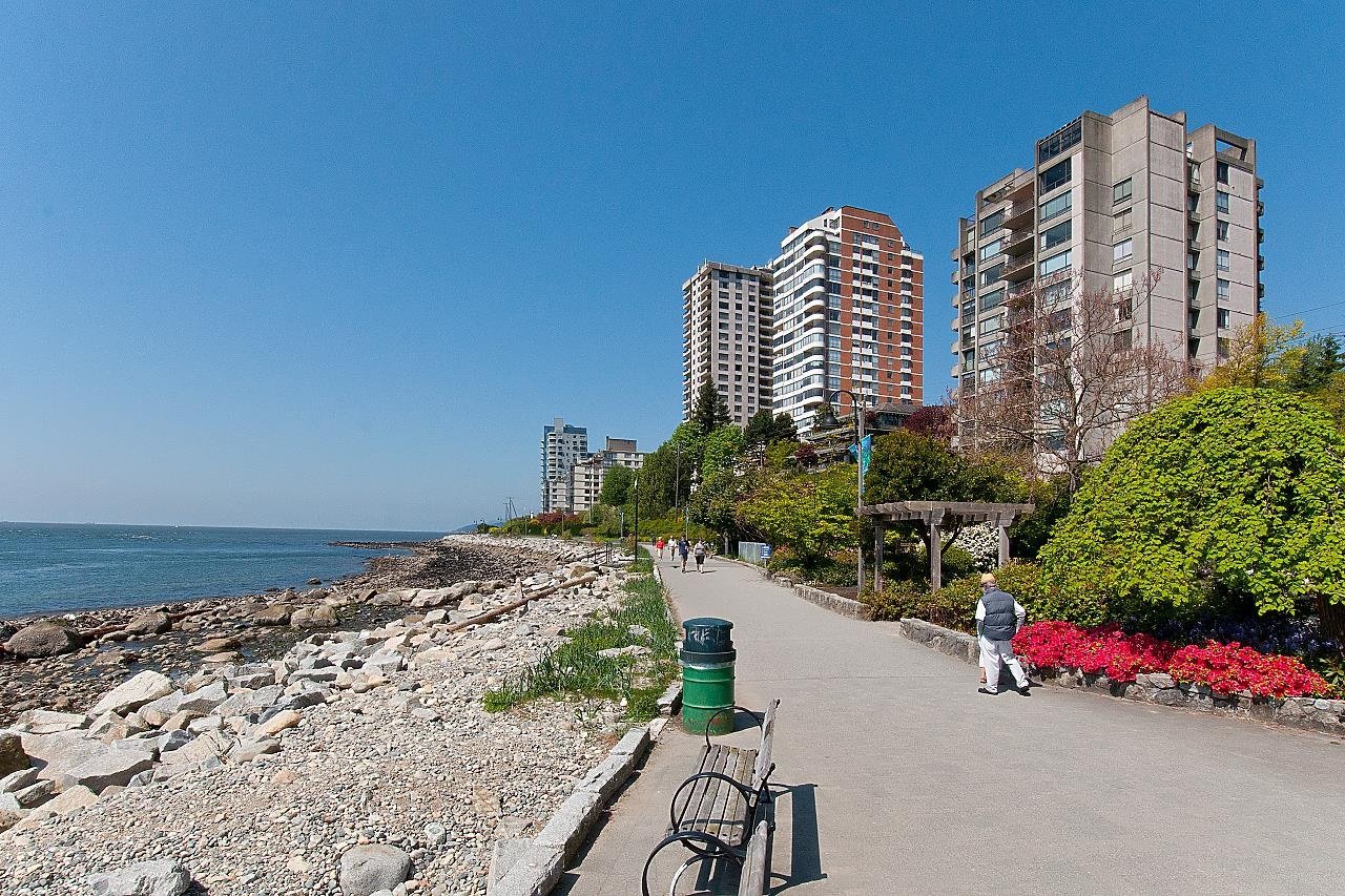 202-1930 Marine Dr