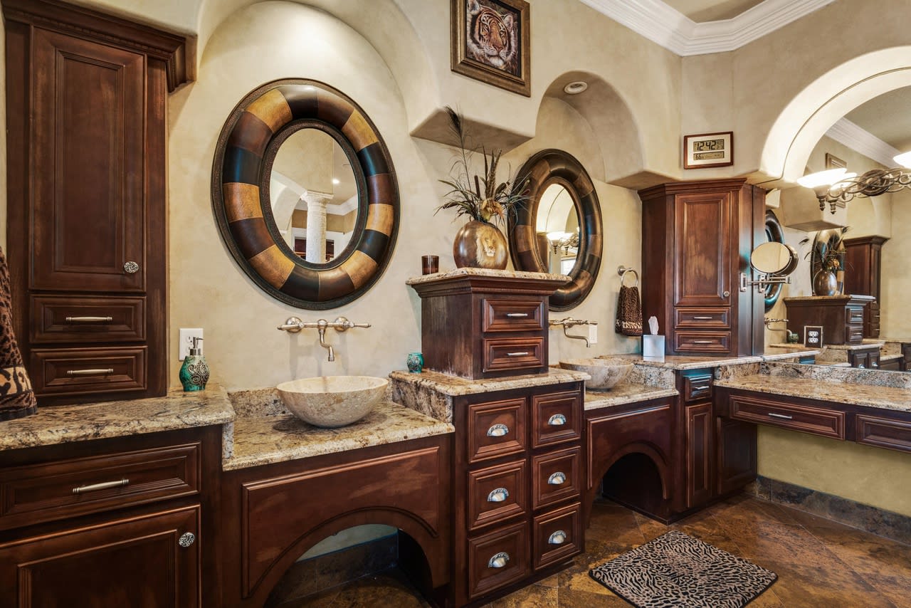 5236 Finisterre Drive