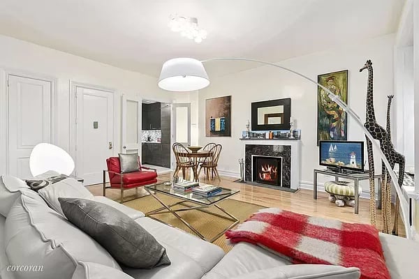 23 East 81st Street Unit: 8