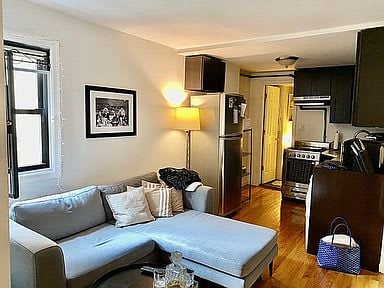 118-122 E 4 St Apt: 11