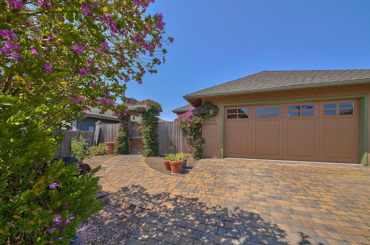 416 English Ave