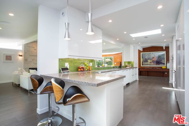 3553 Crownridge Dr