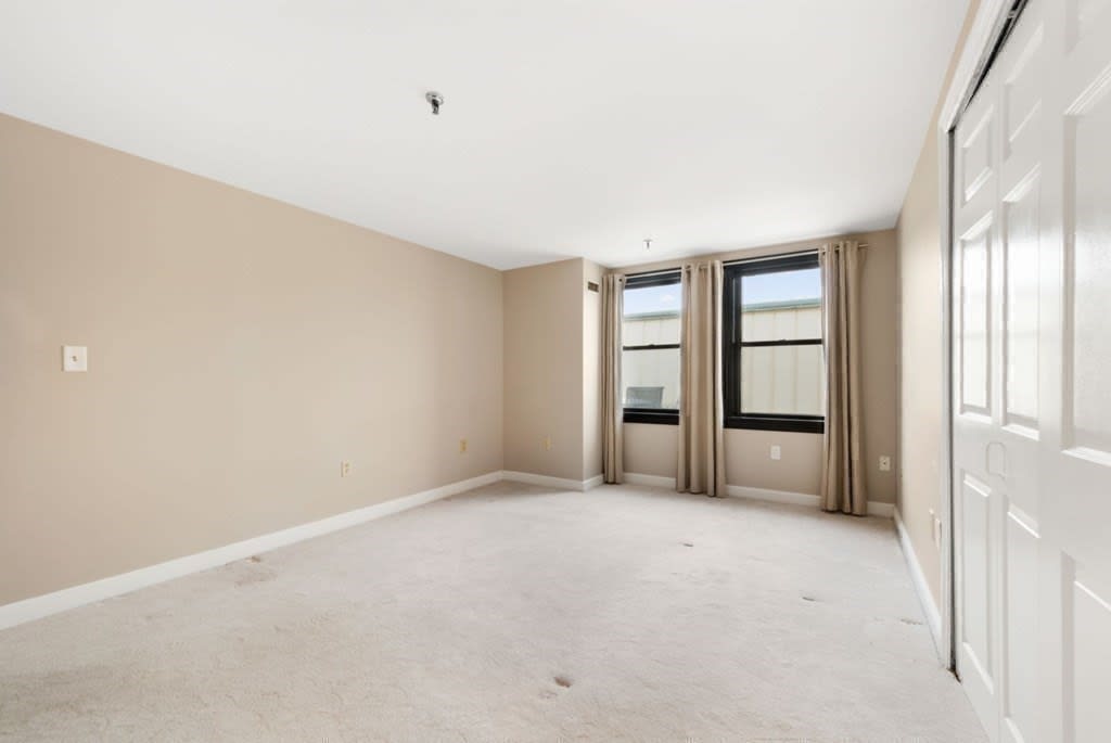390 Commonwealth Ave, #PH5