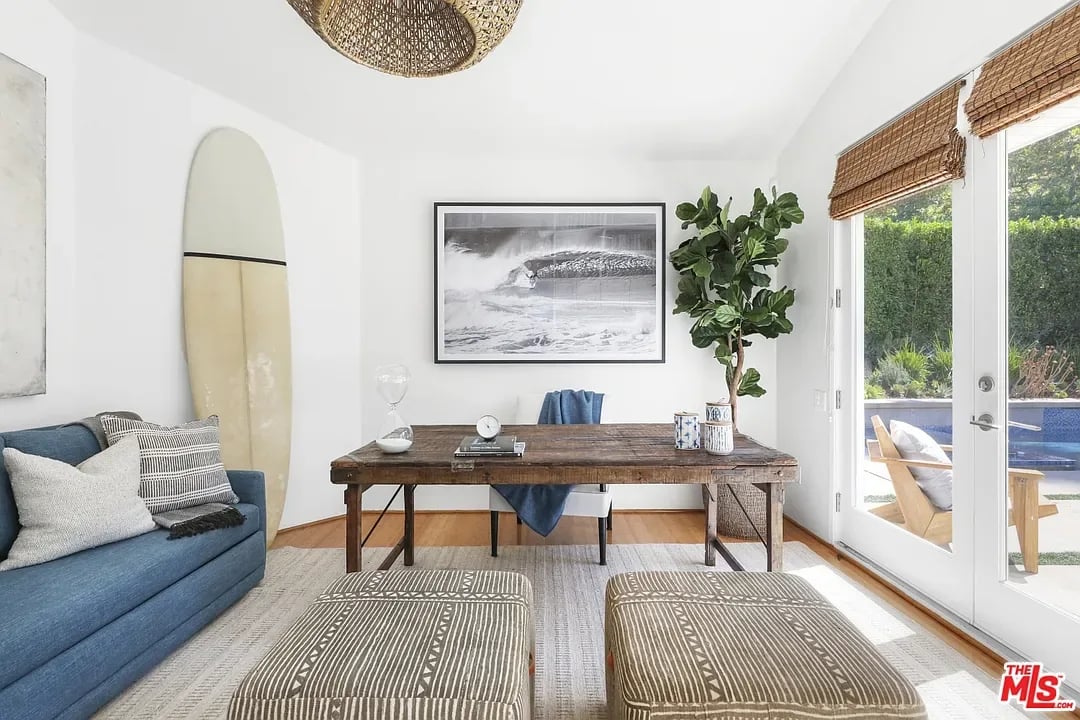 3366 Mandeville Canyon Rd