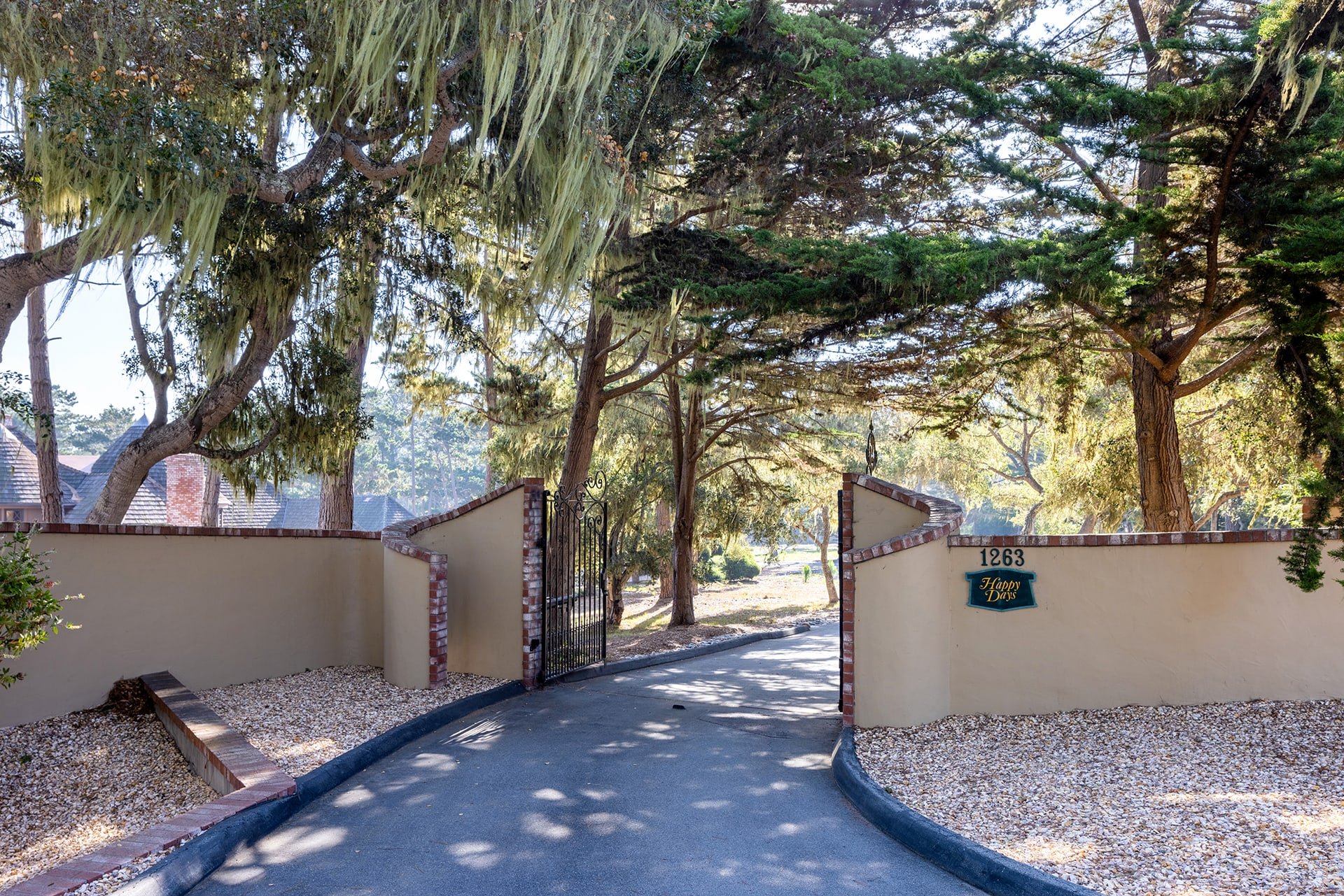 Pebble Beach Manor - 1263 Sombria Lane