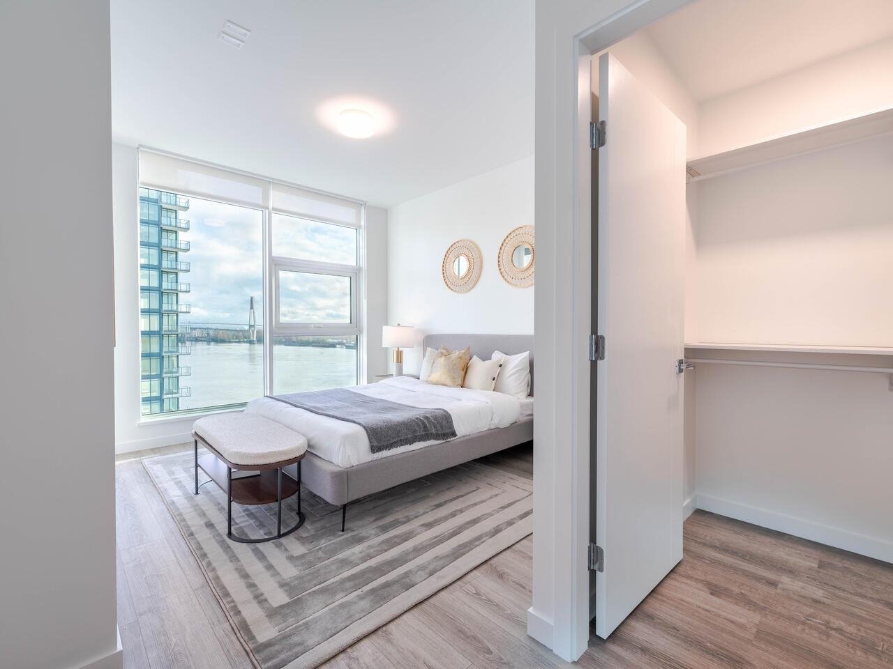 906-680 Quayside Drive, New Westminster