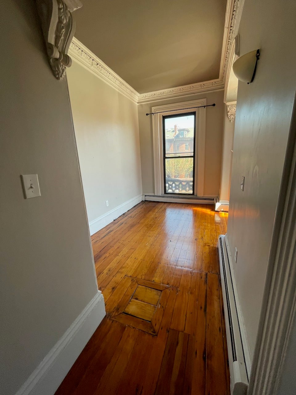 Spacious Mass Ave @ Tremont Street 2.5 Bed 1 Bath w. Laundry and Renovated Kitchen! JUNE! 