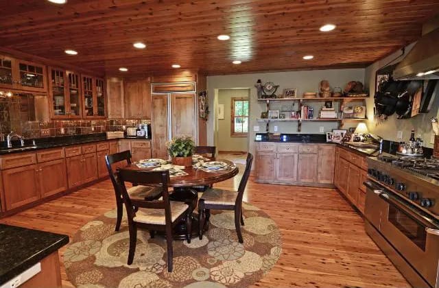 4020 Lotus Dr