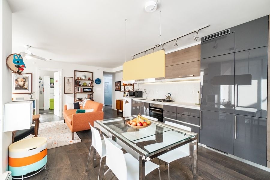212-189 Keefer St
