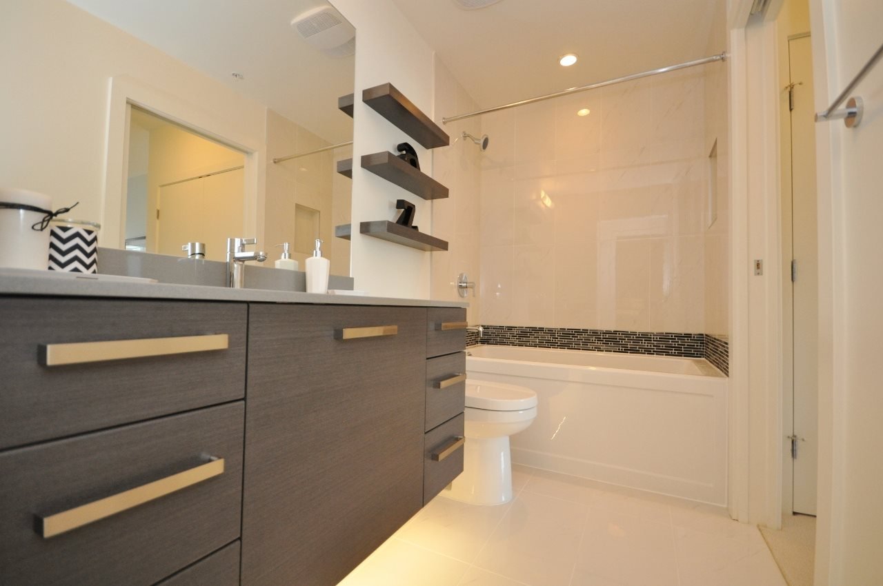 409-2858 W 4th Ave