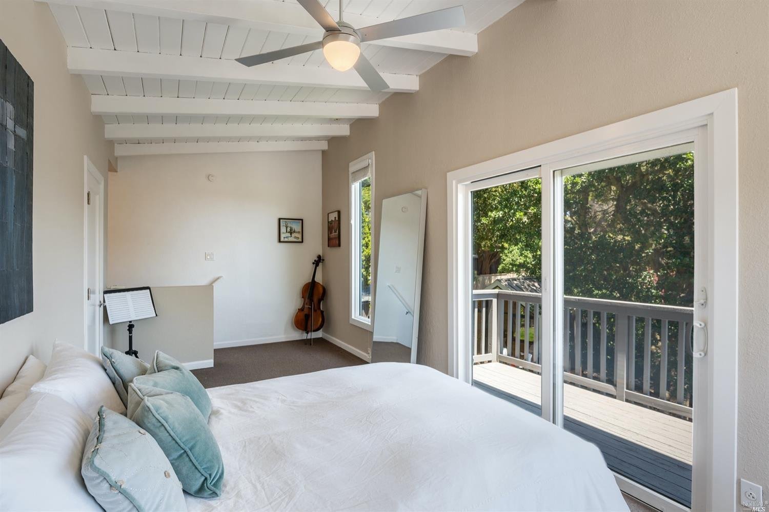 2 Cedarwood Ln