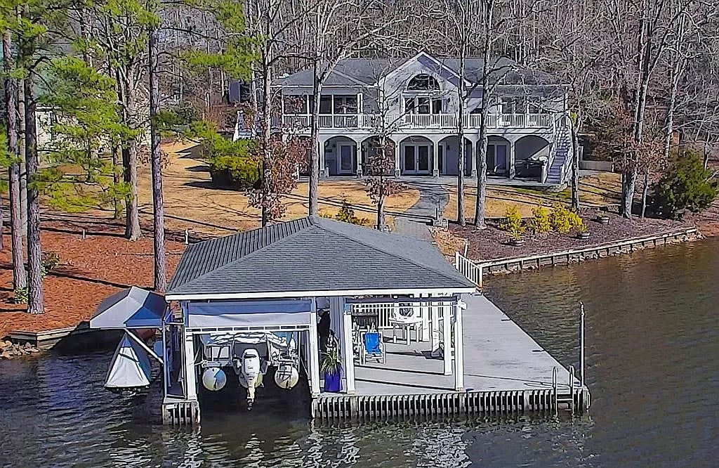 353 Bradley Point Dr