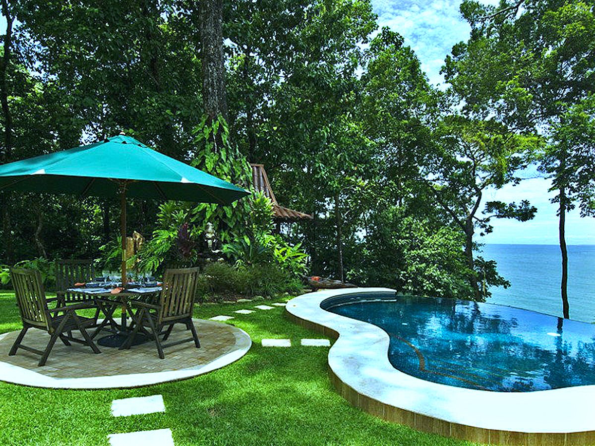 Cliffside Luxury Estate with Pool, Dominical, Puntarenas