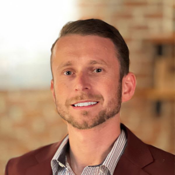 Daniel Vaks Chattanooga Real Estate Agent Headshot