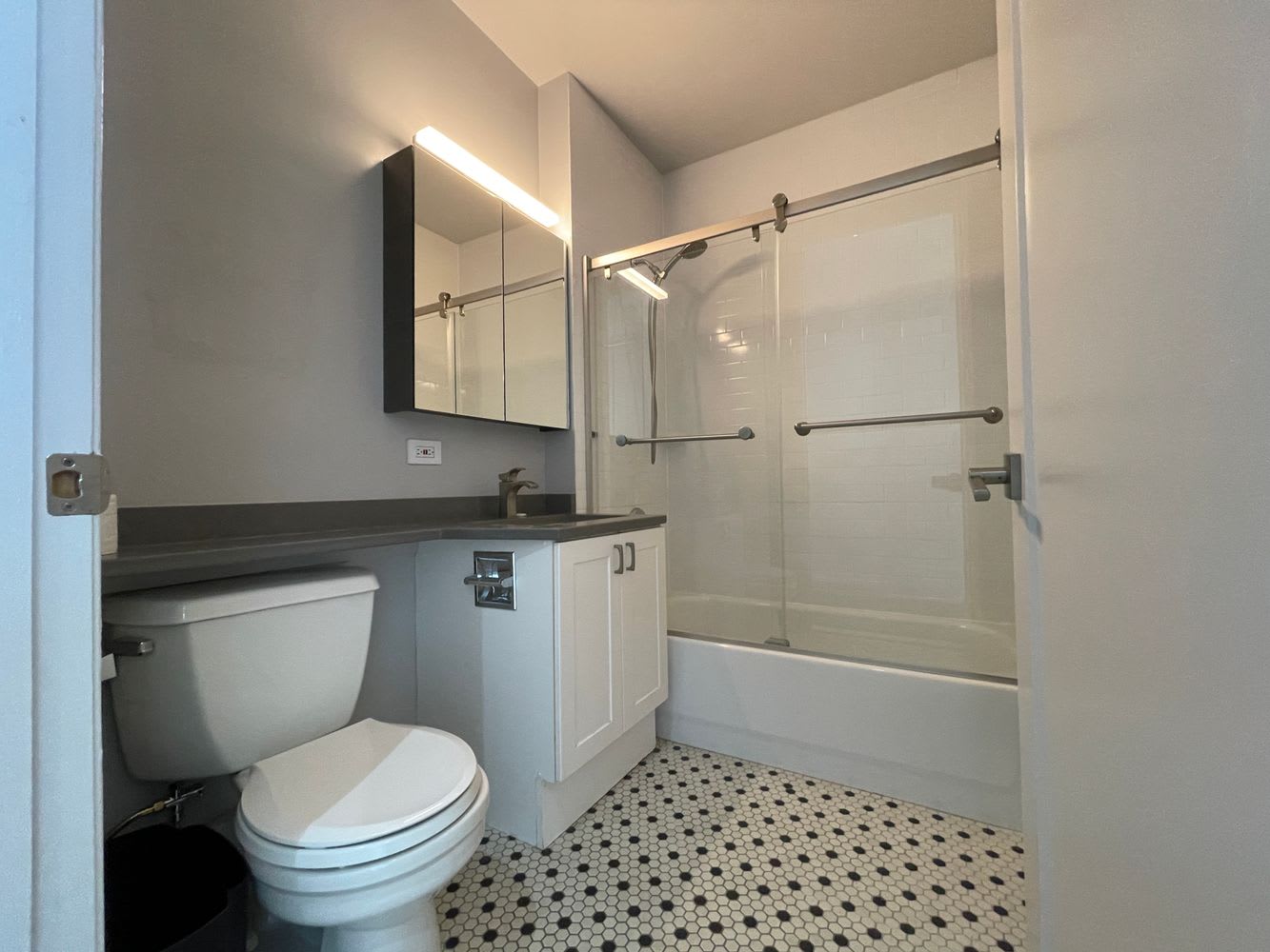 88 Greenwich St, Unit 3401 