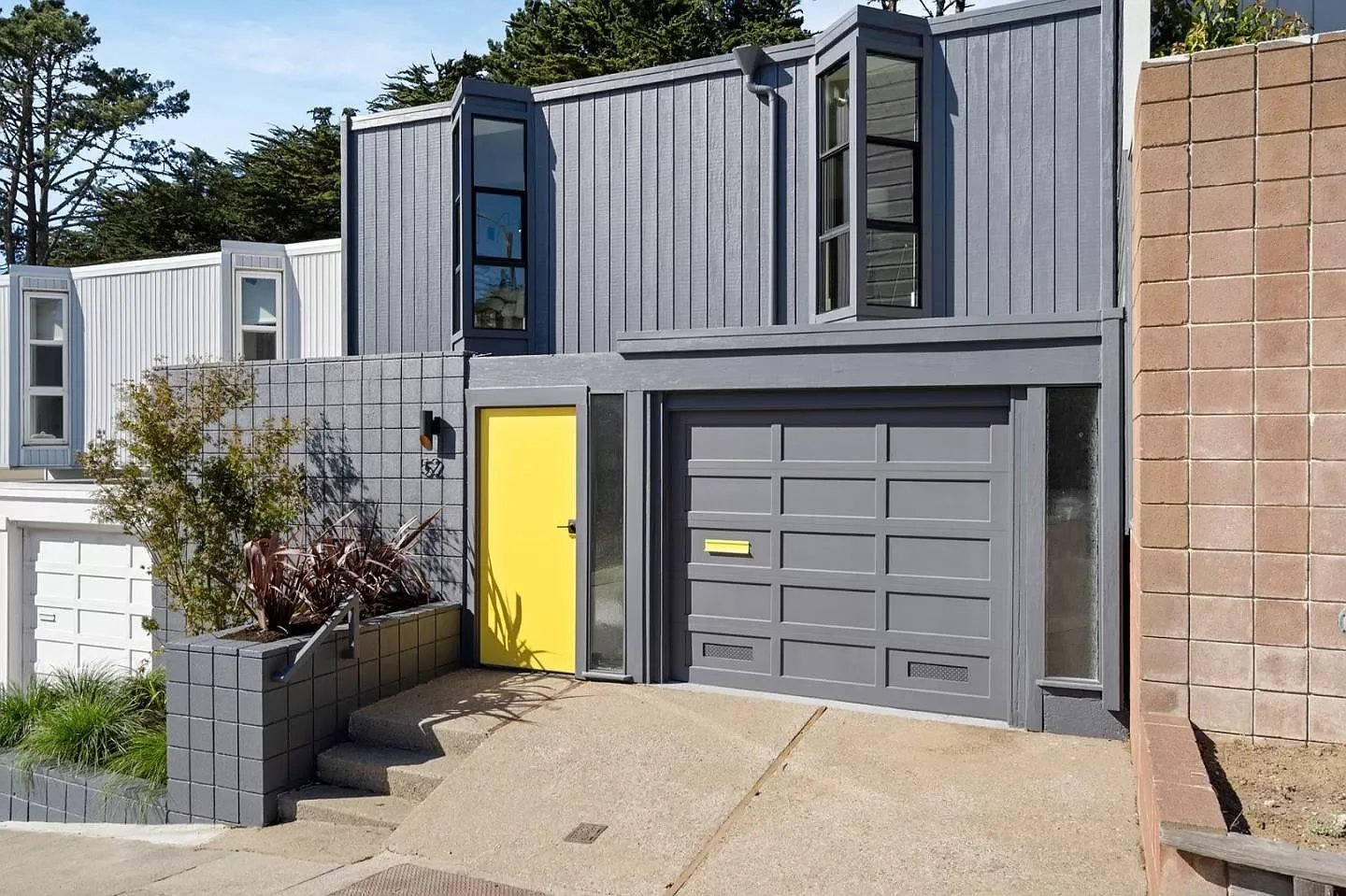 52 Amber Dr