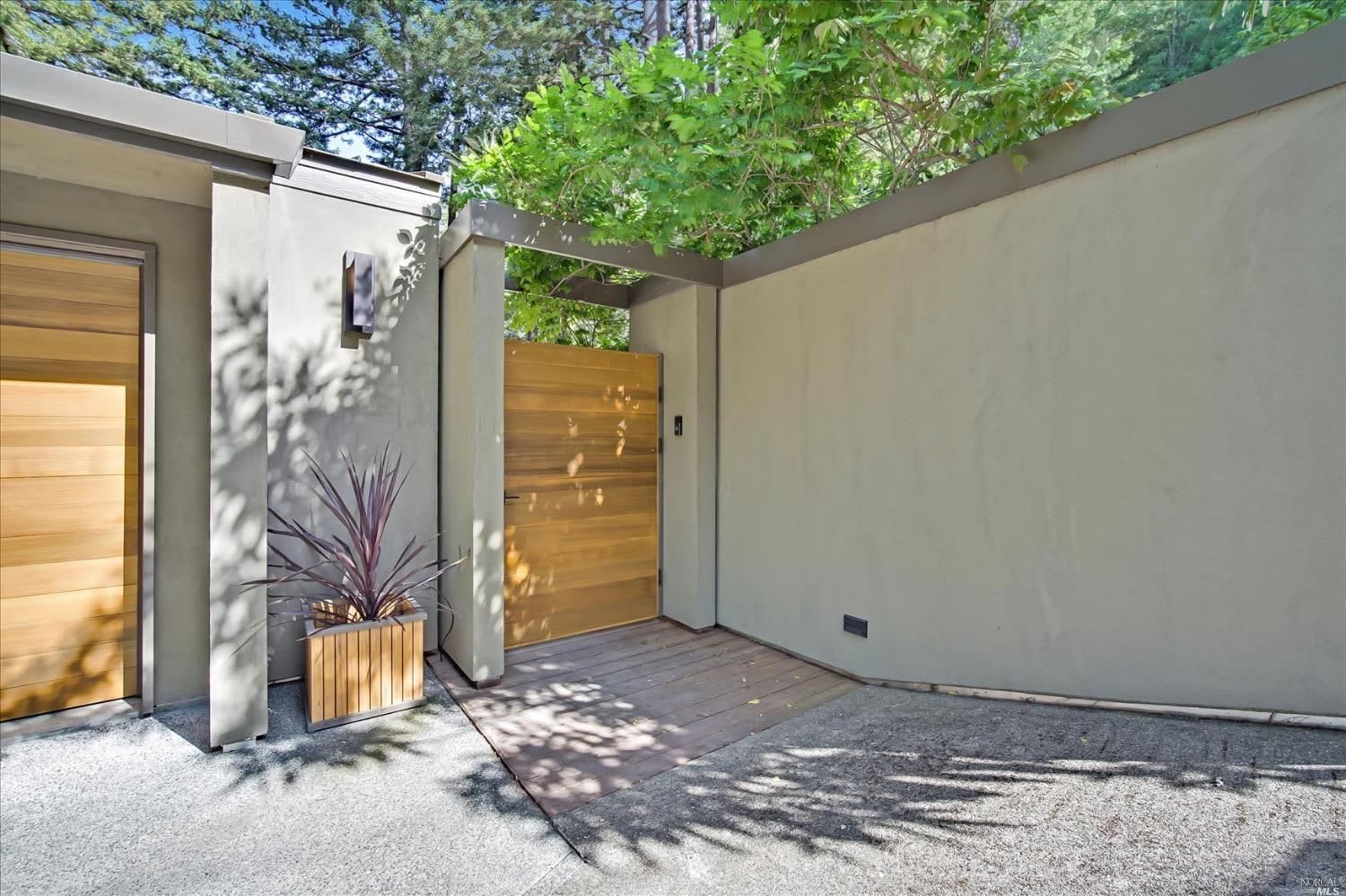 225 S Ridgewood Rd
