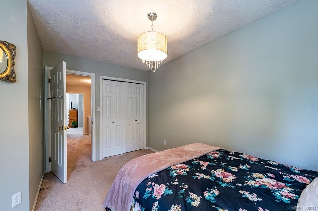 7-4540 W Saanich Rd