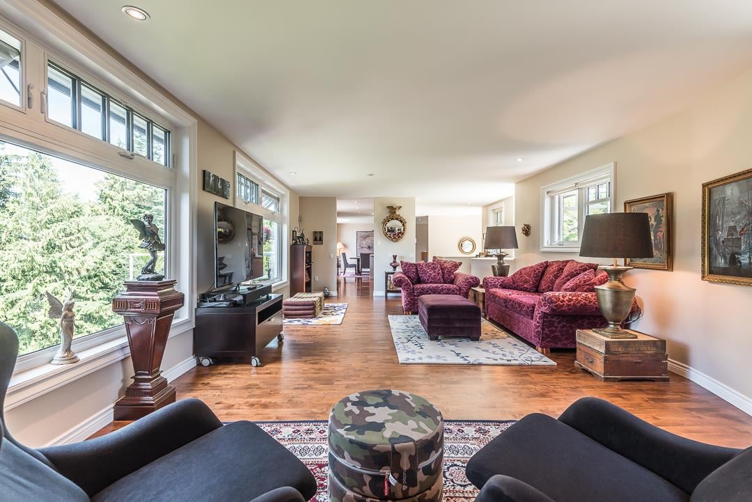 1032 Glacier View Dr