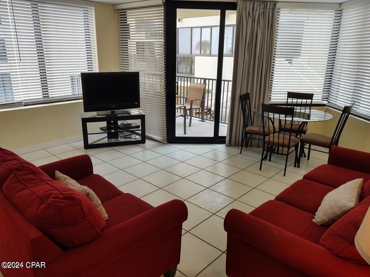 9850 Thomas Drive Unit 212E
